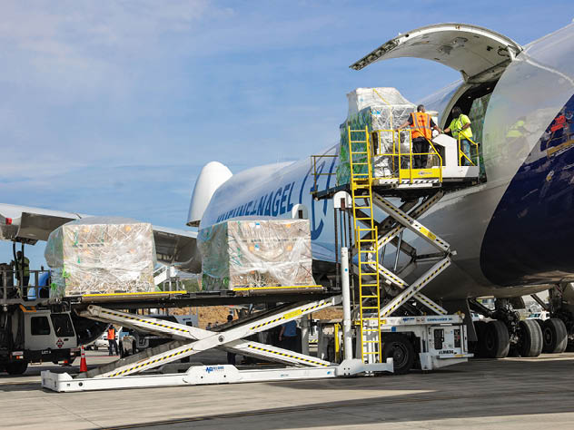 Servicios de vuelos chárter para el transporte aéreo